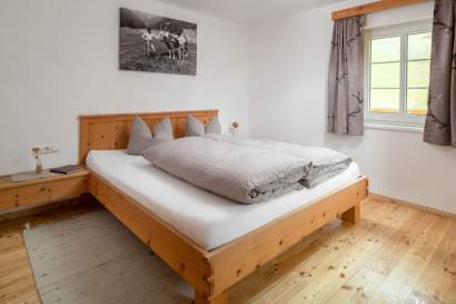 doppelzimmer-talblick-bergerhof-kals.jpg