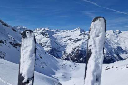 Skitour_mit_Blick_zum_Grossglockner.jpg